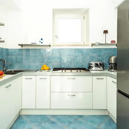 Arabella Villa Capri